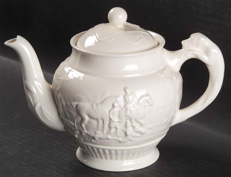 Devonshire (Off White) Teapot & Lid by Wedgwood-1