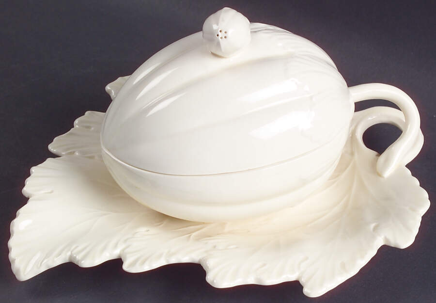 Dysart (Glossy) Jam/Jelly & Lid w/Attached Underplate by Wedgwood-1