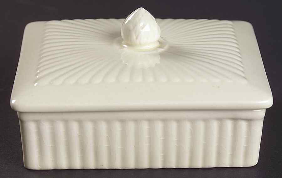 Edme Cigarette Box & Lid by Wedgwood-1