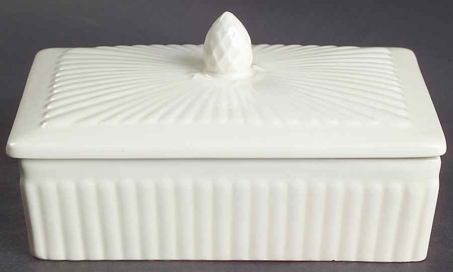 Edme Cigarette Box & Lid by Wedgwood-1