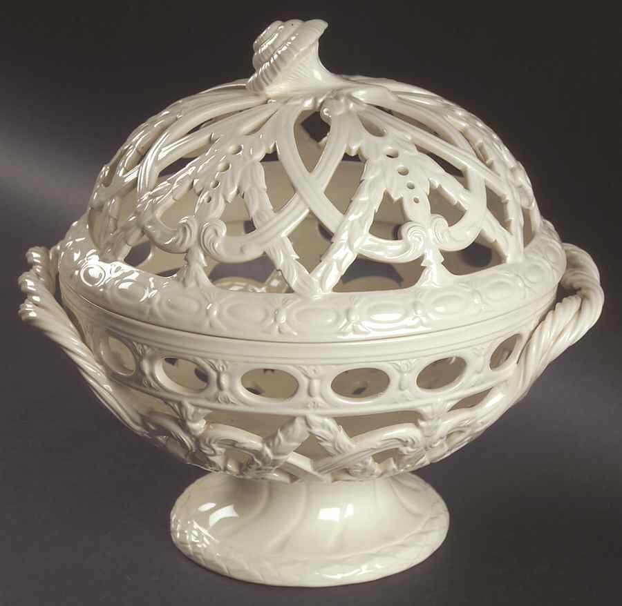 Edme Footed Orange Bowl & Lid by Wedgwood-1
