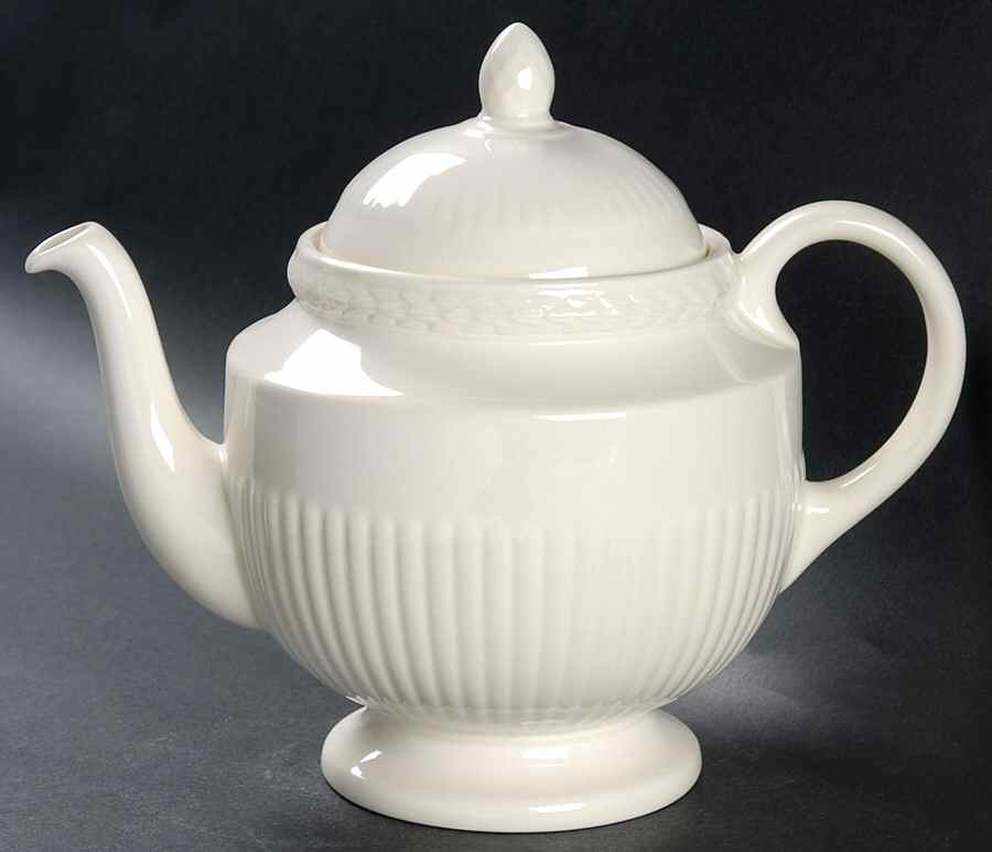 Edme Mini Teapot & Lid by Wedgwood-1