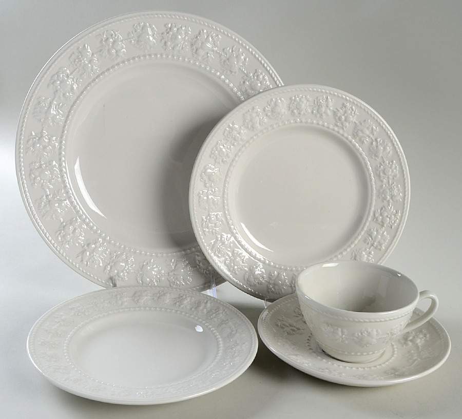 Festivity 5 Piece Place Setting by Wedgwood-1