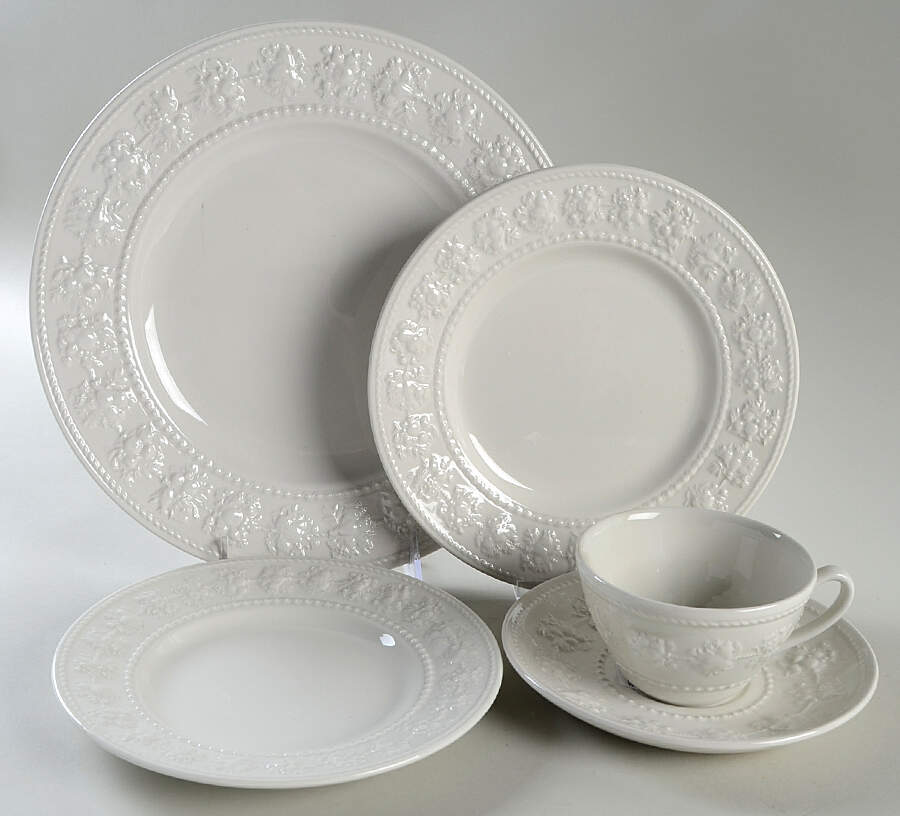 Festivity 40 Piece Estate Set by Wedgwood-1
