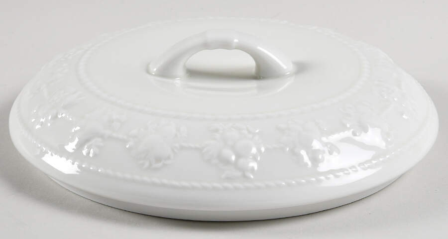 Festivity Lid for 2 Qt Round Covered Casserole by Wedgwood-1