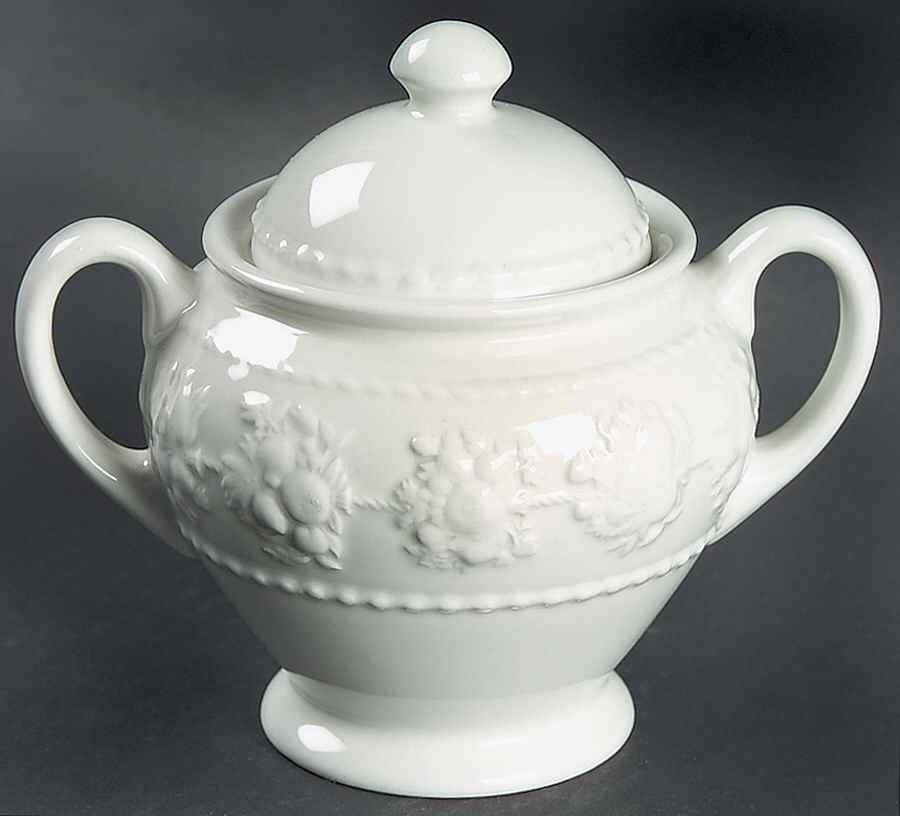 Festivity Small Sugar Bowl & Lid by Wedgwood-1