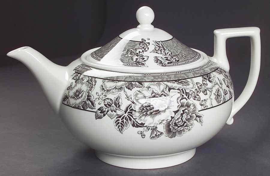 Fleur Damask Teapot & Lid by Wedgwood-1