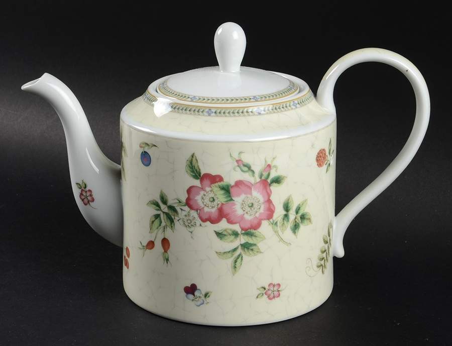 Fleur Teapot & Lid by Wedgwood-1