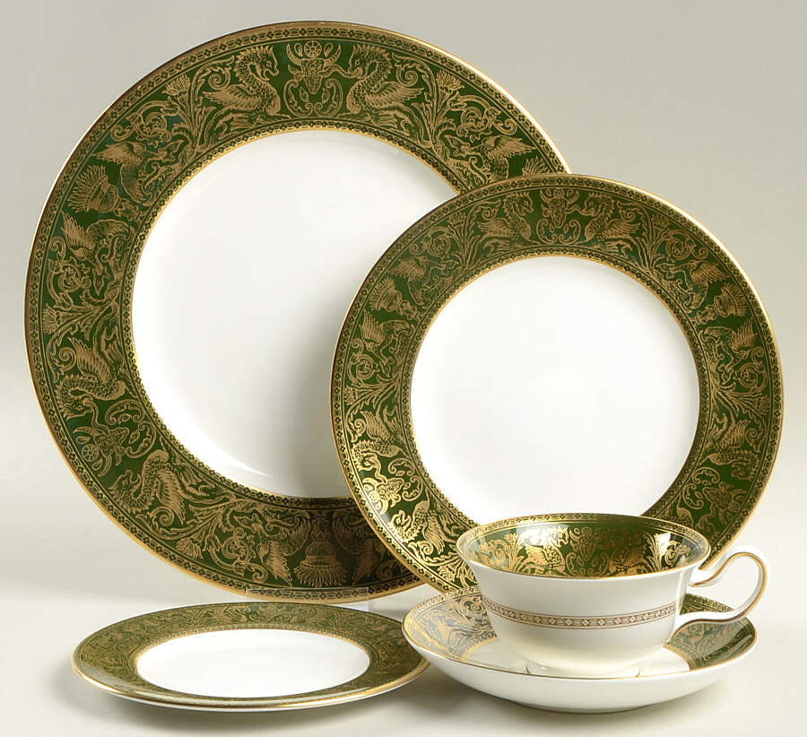 Florentine Dark Green Rim (No Floral Center) 40 Piece Estate Set by Wedgwood-1