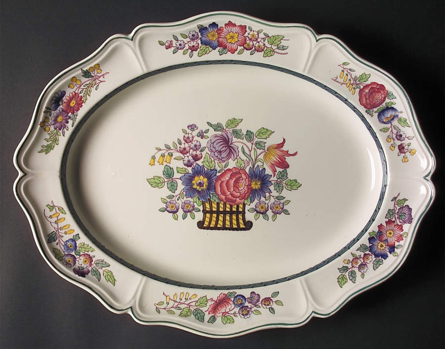 Floral (Scallop) 15" Oval Serving Platter by Wedgwood-1