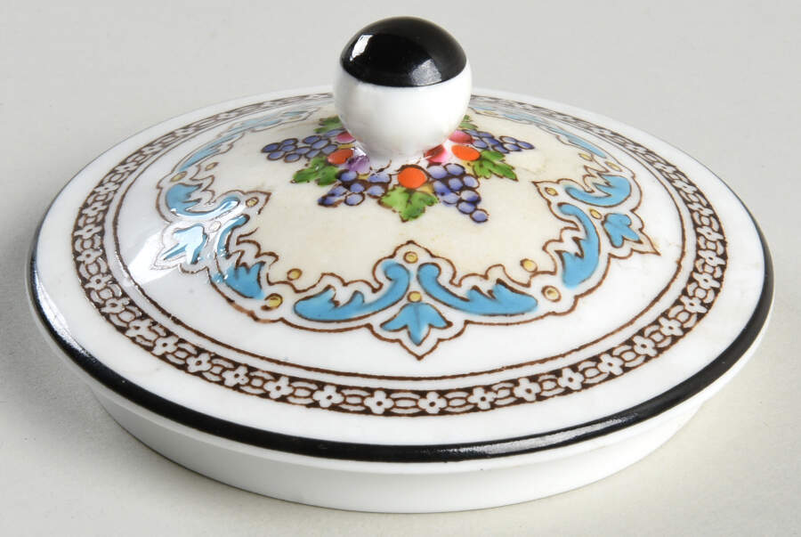Florentine Turquoise Rim (Fruit Center, White Body) Lid for 146 Shape Sugar Bowl by Wedgwood-1