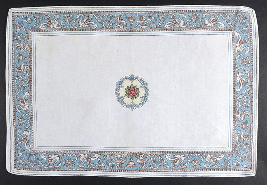 Florentine Turquoise Rim (Fruit Center, White Body) Linen Placemat by Wedgwood-1