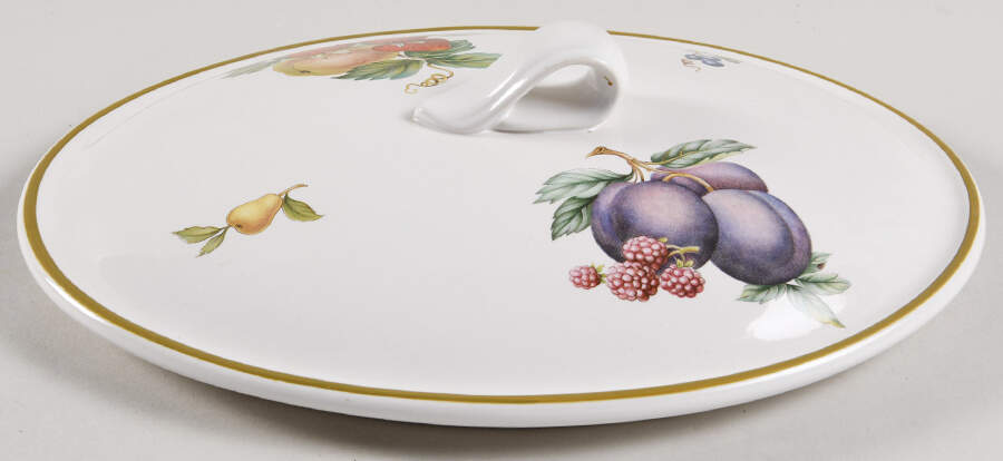 Fruit Sprays Croft (Rim Shape) Lid for 2 Quart Oval Covered Casserole by Wedgwood-1