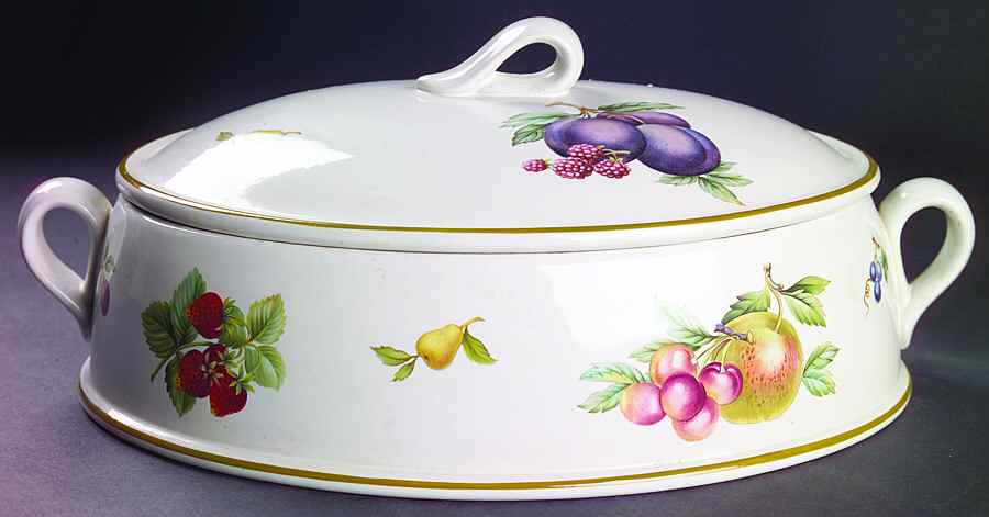 Fruit Sprays Croft (Rim Shape) 2 Quart Oval Covered Casserole by Wedgwood-1