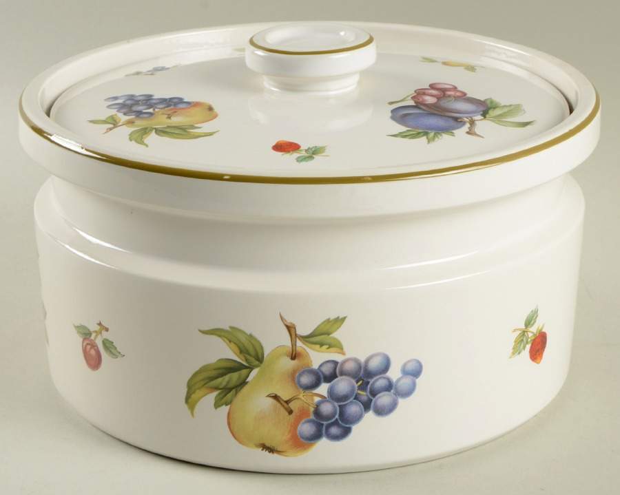 Fruit Sprays Sterling (Coupe Shape) 2 Qt Round Covered Casserole by Wedgwood-1