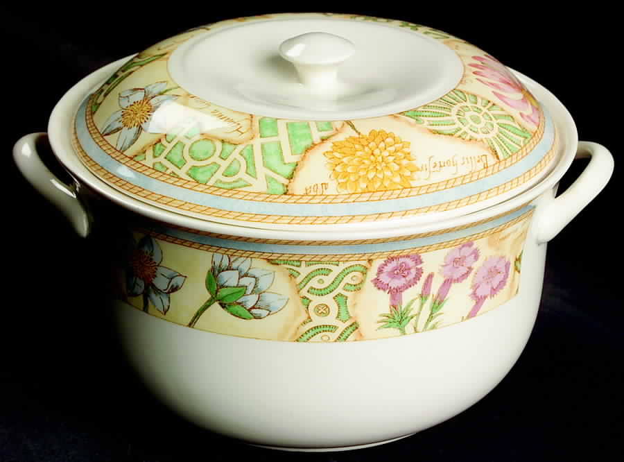 Garden Maze 1.5 Qt Round Covered Casserole by Wedgwood-1