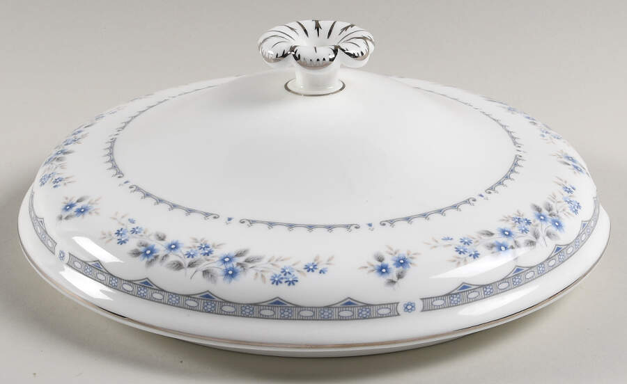 Gardenia Lid for Tureen by Wedgwood-1