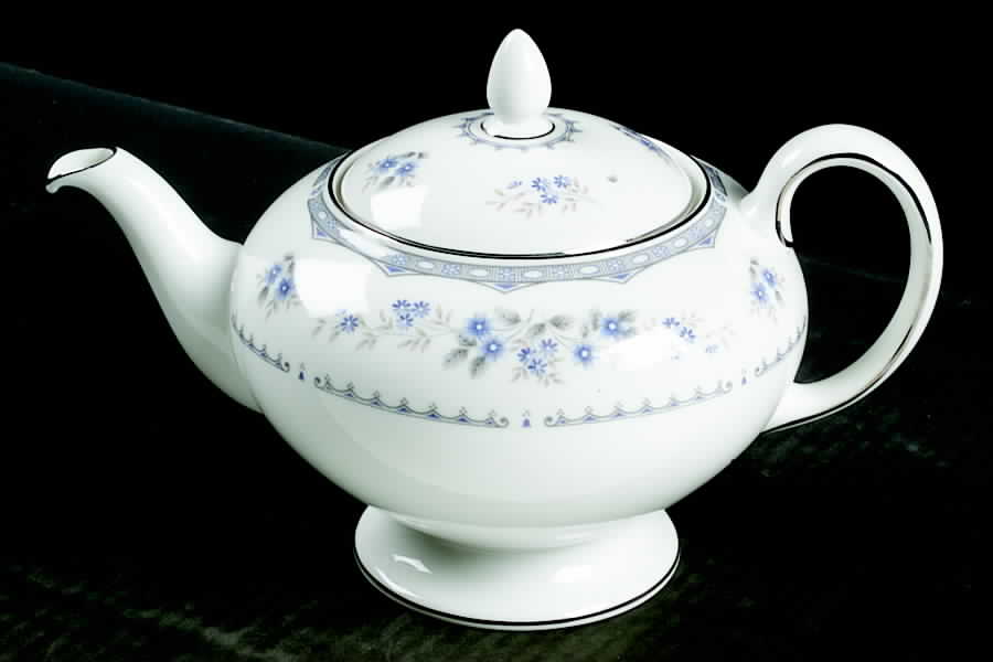Gardenia Teapot & Lid by Wedgwood-1