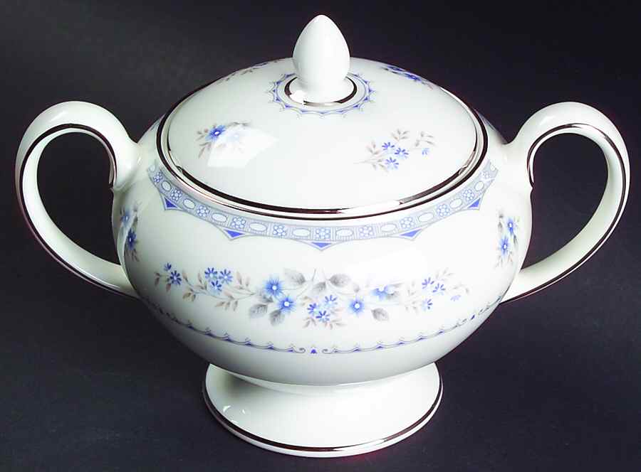 Gardenia Leigh Shape Sugar Bowl & Lid by Wedgwood-1