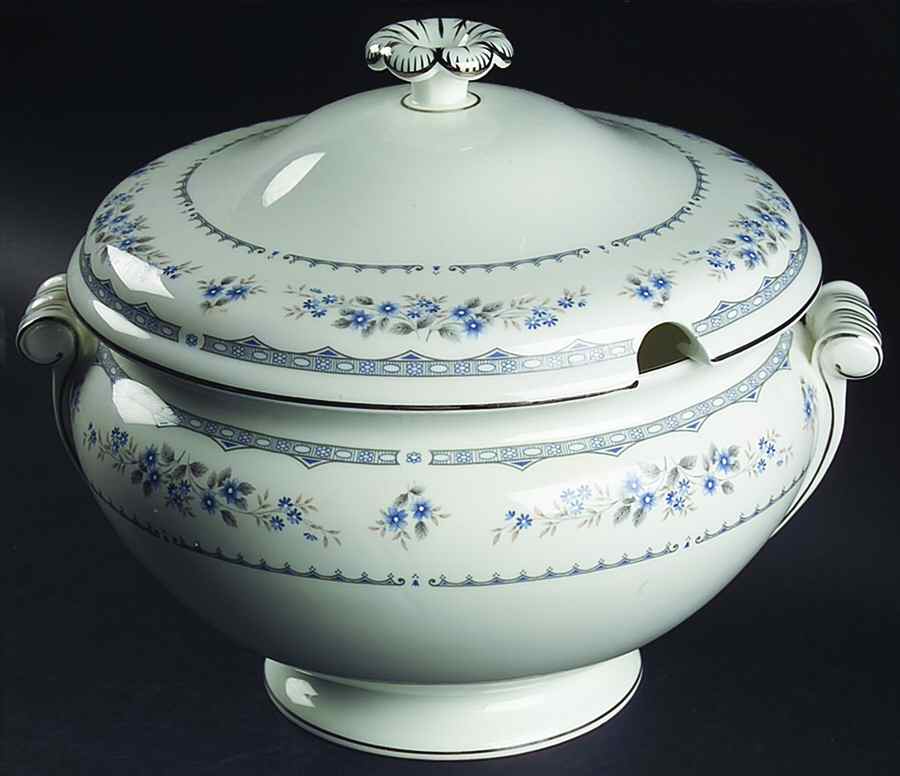 Gardenia Tureen &  Lid by Wedgwood-1
