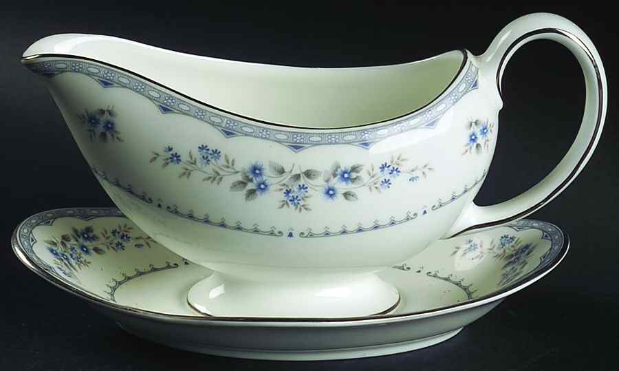 Gardenia Gravy Boat & Underplate by Wedgwood-1