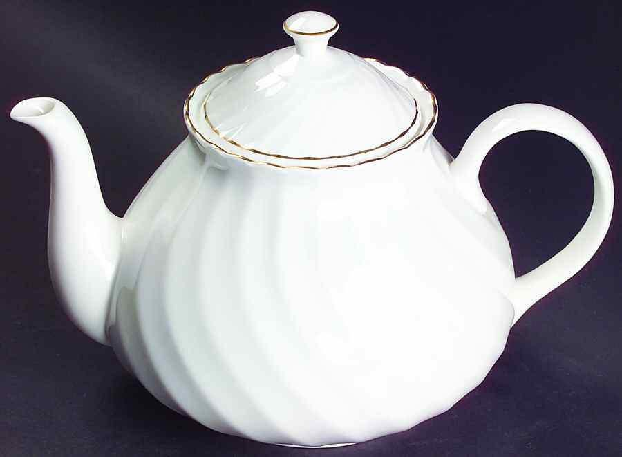 Gold Chelsea Teapot & Lid by Wedgwood-1