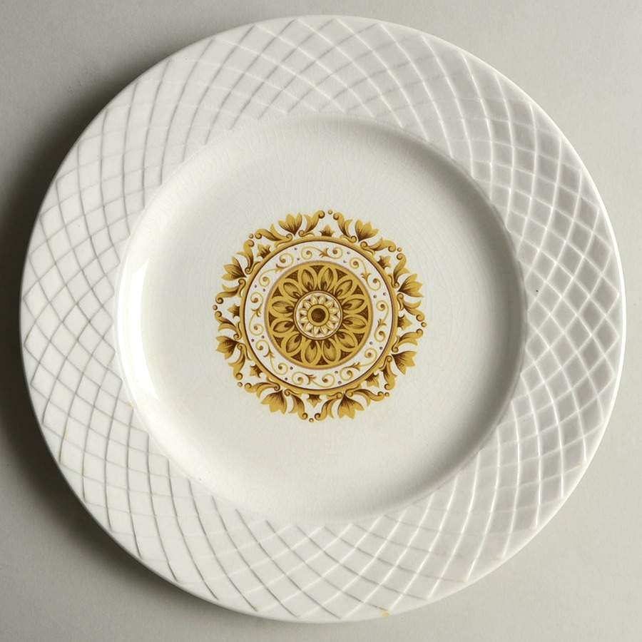Gold Medallion Luncheon Plate by Wedgwood-1