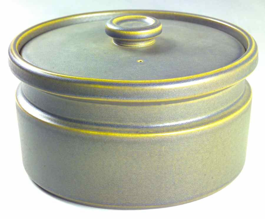 Greenwood (Earthenware) 3 Quart Round Covered Casserole by Wedgwood-1