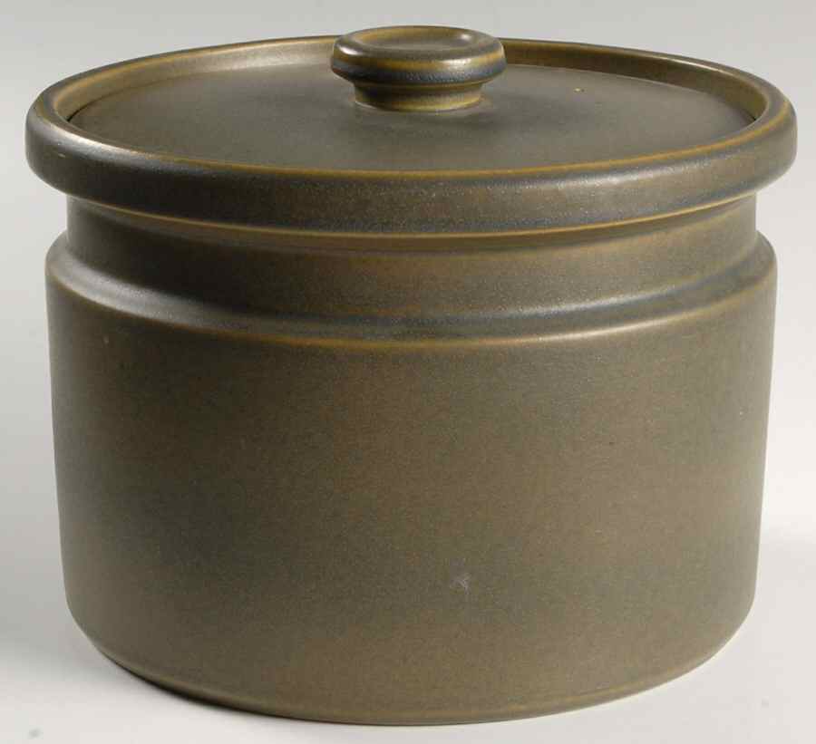 Greenwood (Earthenware) 3.5 Quart Round Covered Casserole by Wedgwood-1