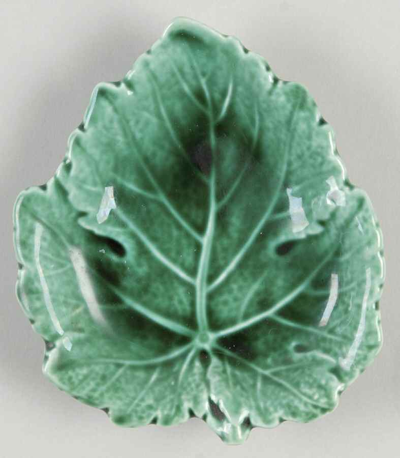 Green Glaze 4" Leaf Dish by Wedgwood-1