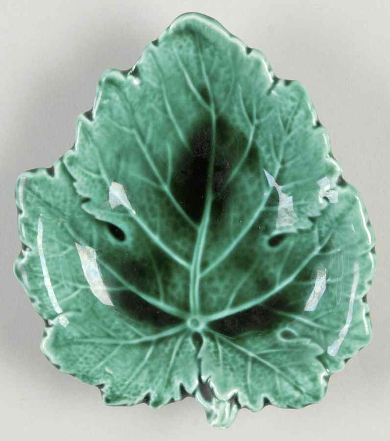 Green Glaze 4" Leaf Dish by Wedgwood-1