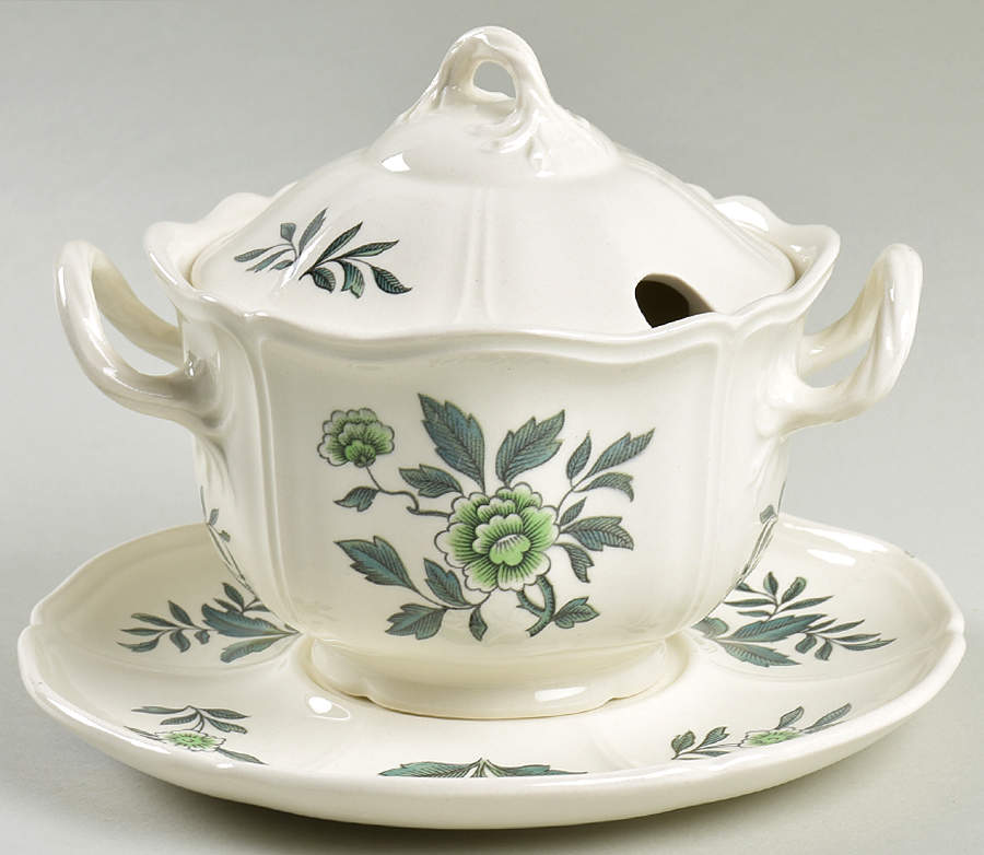 Green Leaf (Queen's Shape) Sauce Boat & Lid with Underplate by Wedgwood-1