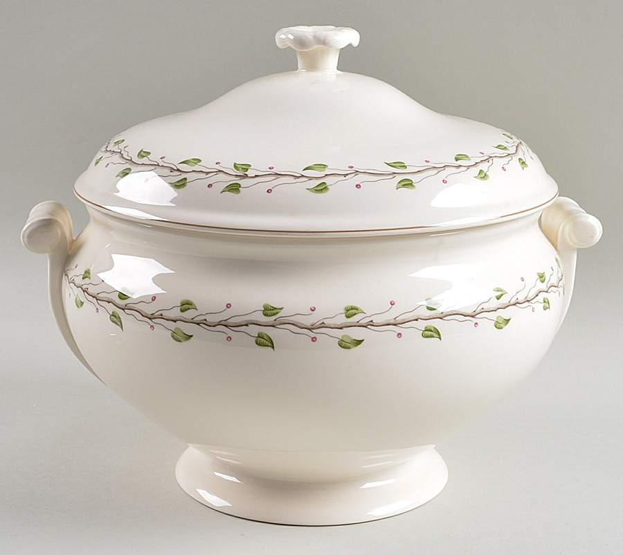 Green Leaf Tureen &  Lid by Wedgwood-1