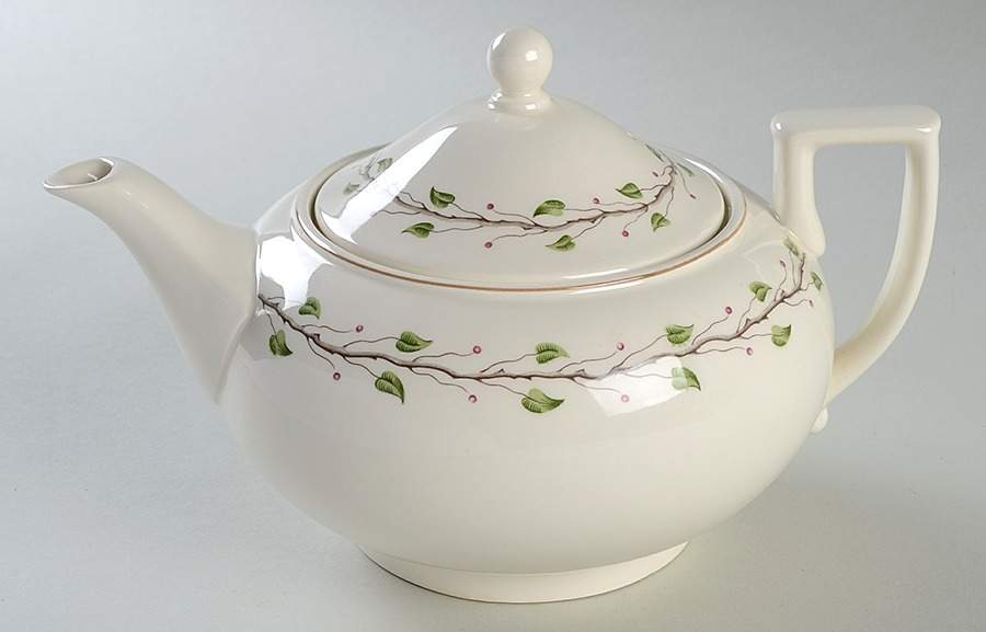 Green Leaf Teapot & Lid by Wedgwood-1