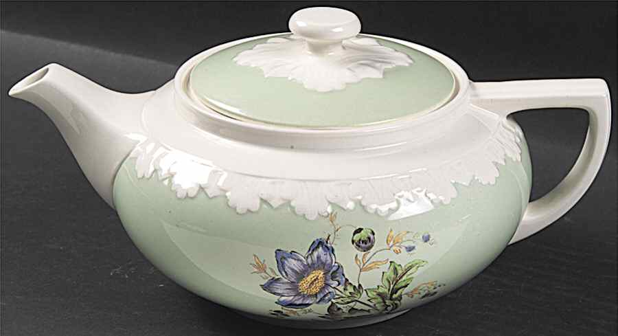 Hampton Court (Green Rim) Teapot & Lid by Wedgwood-1