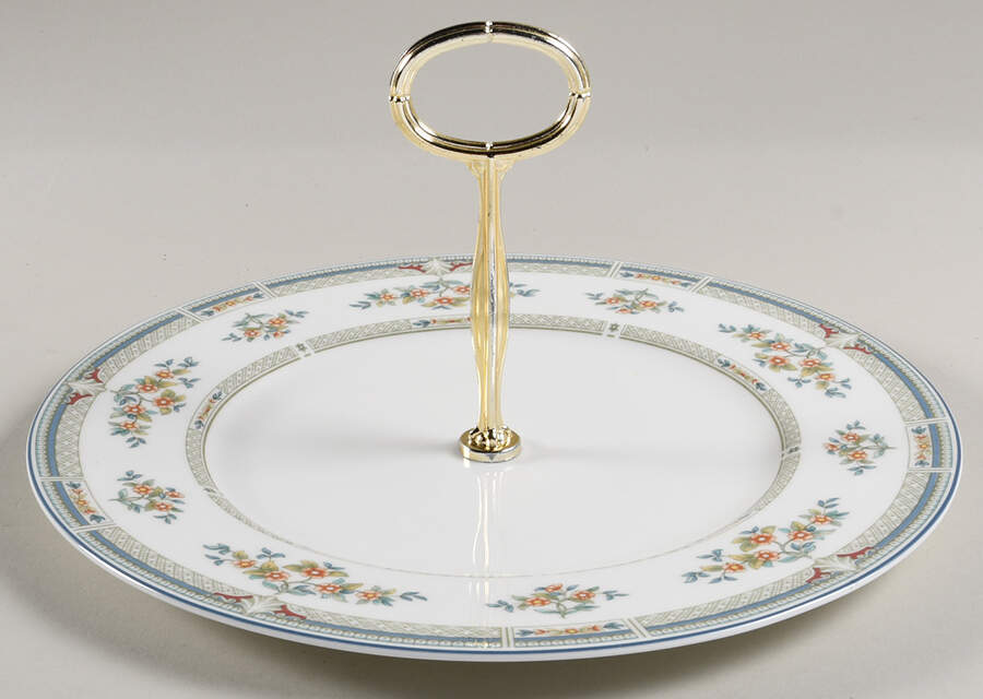Hampshire Round Serving Plate with Center Handle (Dp) Hc by Wedgwood-1