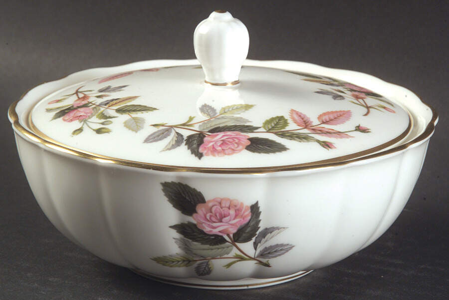 Hathaway Rose Murray Dish with Lid by Wedgwood-1
