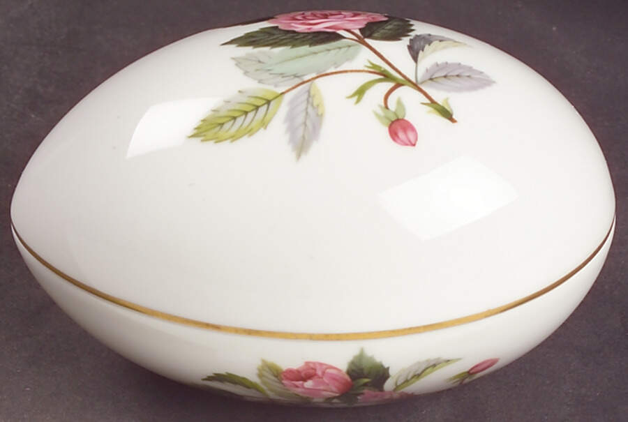Hathaway Rose Medium Egg Box & Lid by Wedgwood-1
