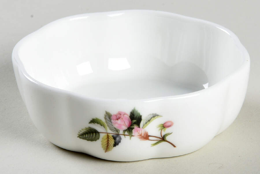 Hathaway Rose Trinket Box No Lid by Wedgwood-1