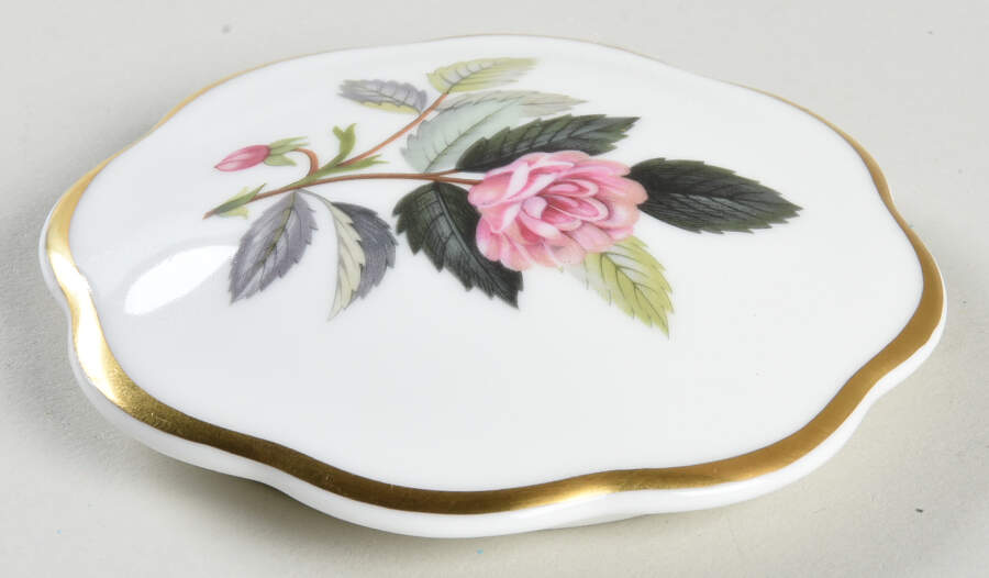 Hathaway Rose Lid for Trinket Box by Wedgwood-1