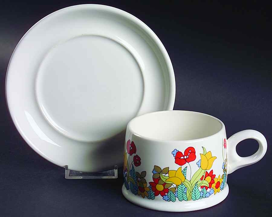 Hedgerow Flat Cup & Saucer Set by Wedgwood-1