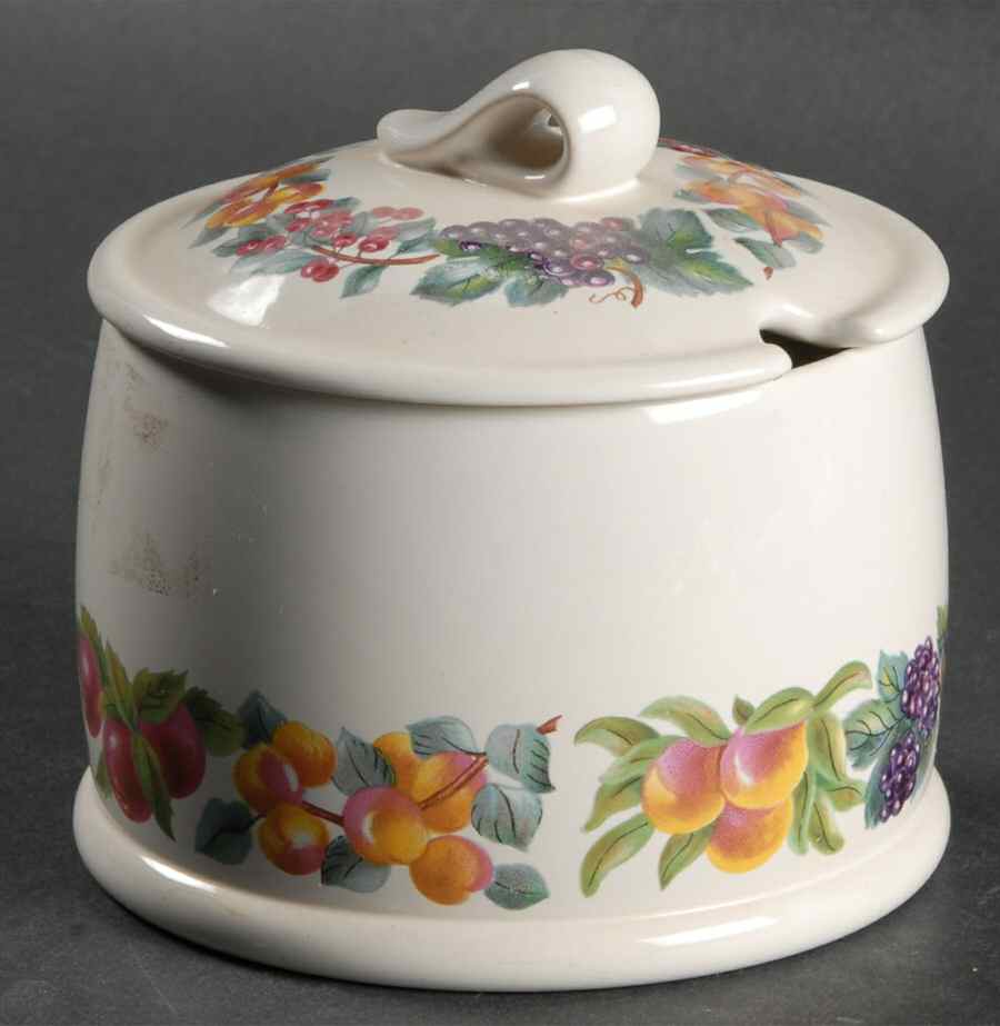 Hereford (Oven To Table) Sugar Bowl & Lid by Wedgwood-1