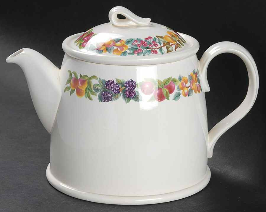 Hereford (Oven To Table) Teapot & Lid by Wedgwood-1
