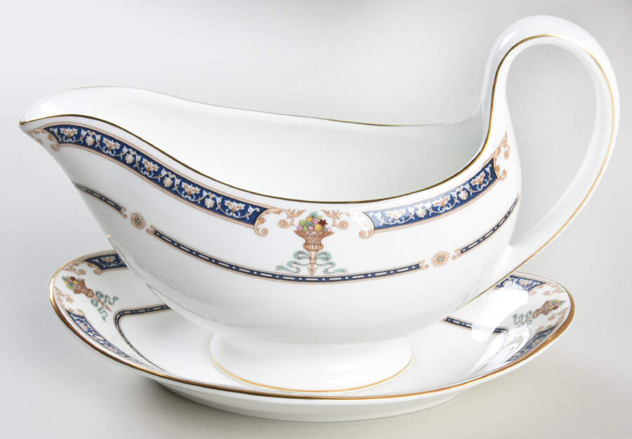 Highgrove Gravy Boat & Underplate by Wedgwood-1