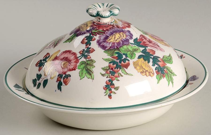 Hollyhock Muffin Dish & Lid by Wedgwood-1