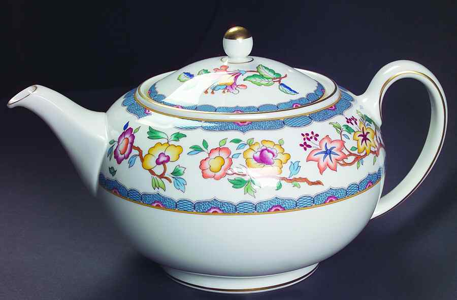 Huntingdon Teapot & Lid by Wedgwood-1