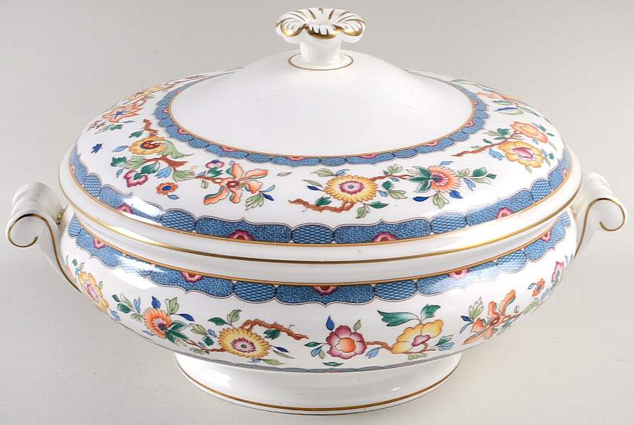 Huntingdon Round Covered Vegetable by Wedgwood-1