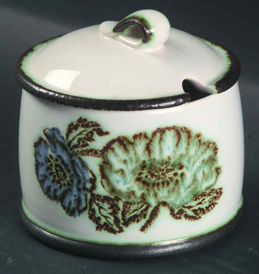 Iona Sugar Bowl & Lid by Wedgwood-1