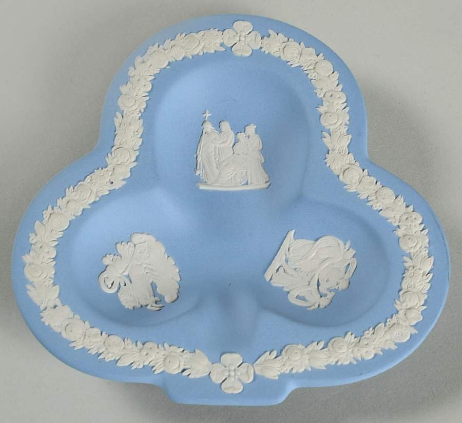 Cream Color on Lavender (Pale Blue) Jasperware Small Club Shape Ashtray by Wedgwood-1