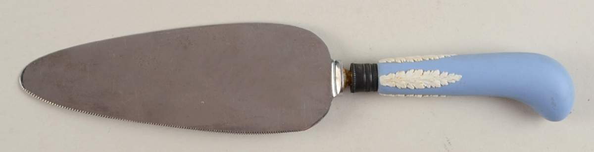 Cream Color on Lavender (Pale Blue) Jasperware Pie & Cake Server with Stainless Blade by Wedgwood-1